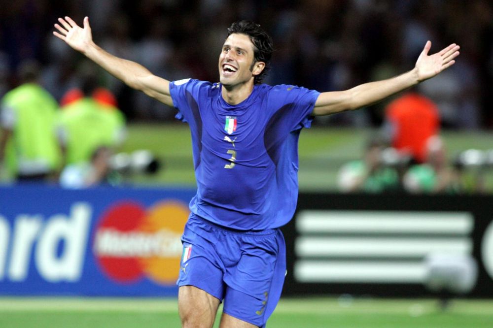 董路：中国人是世界上最不热爱足球的人！球员不爱足球，就是干活挣钱（董路称中国足球热情不足：不少球员只把踢球当谋生）