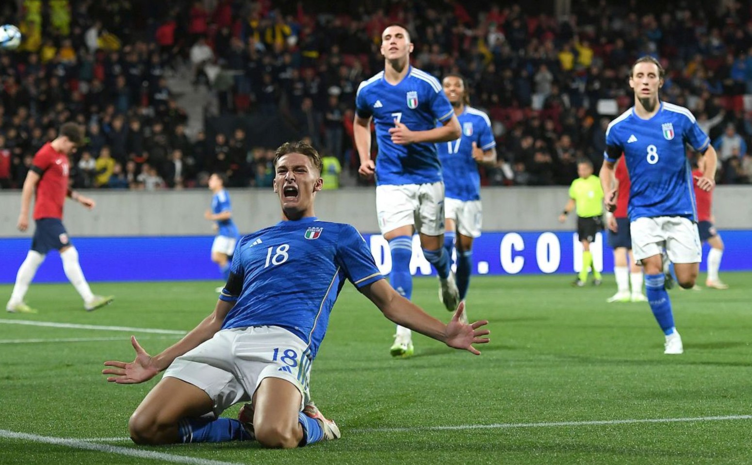 大连可为发布年度专题片《解锁》，困局中如何解开复杂的锁？（大连可为年度专题片《解锁》发布：困局之中，如何破开复杂之锁？）