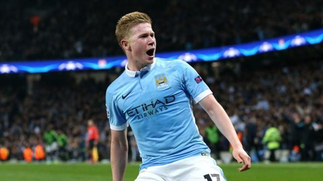 TA：阿莫林会在赛后与球迷合影，并会在其他场合展现出亲和力（TA：阿莫林赛后常与球迷合影，日常亦展露亲和力）