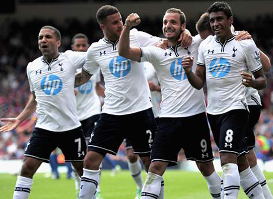 贝林厄姆2年来首次接定位球传球得分，今年进球追平维尼修斯（贝林厄姆时隔两年再度接定位球传中破门，本年度进球数追平维尼修斯）