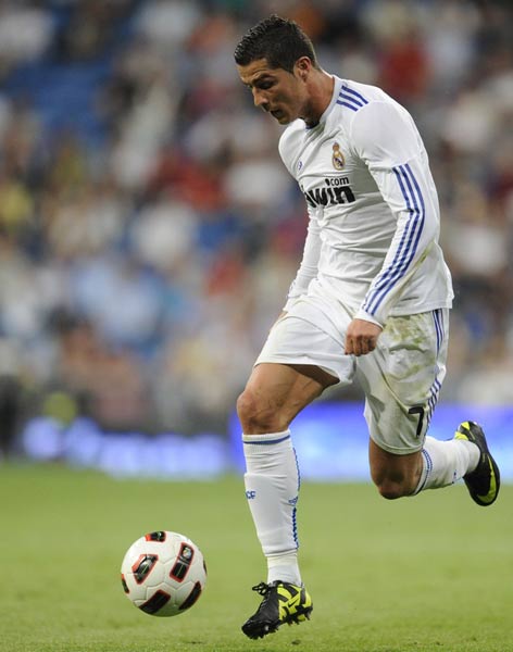 能顶住吗？枪手挺进英联杯4前后赛程拉满，新年后40天内需踢12场（挺进联赛杯四强，枪手新年40天将战12场，魔鬼赛程来袭还能扛住吗？）