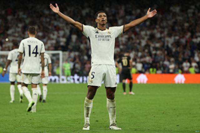 意媒：尤文关注穆哈雷莫维奇与莱切加布里埃尔，需与国米竞争（意媒：尤文有意穆哈雷莫维奇及莱切后卫加布里埃尔，或将与国米竞争）