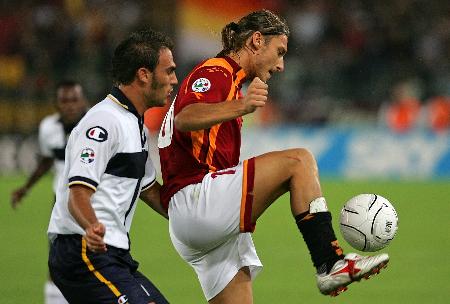 西甲豪门爆冷输球，全队状态遭媒体质疑（西甲豪强意外败北，媒体质疑全队状态）