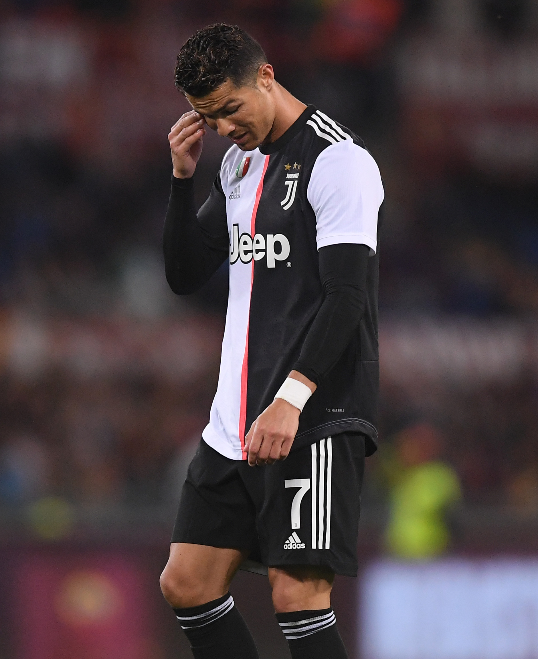 东契奇因个人事务缺席与猛龙队比赛，博主：他孩子将出生（东契奇因私事缺席战猛龙，博主透露其孩子即将出生）